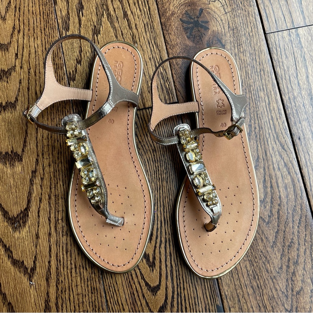 GEOX Respira Bejeweled Leather Thong Sandals EU40